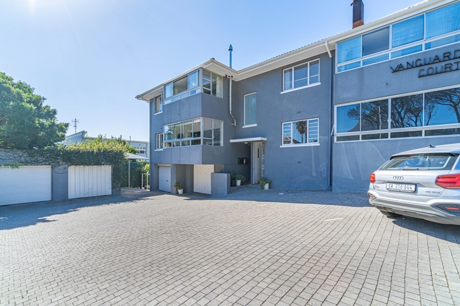 2 Bedroom Property for Sale in Vredehoek Western Cape